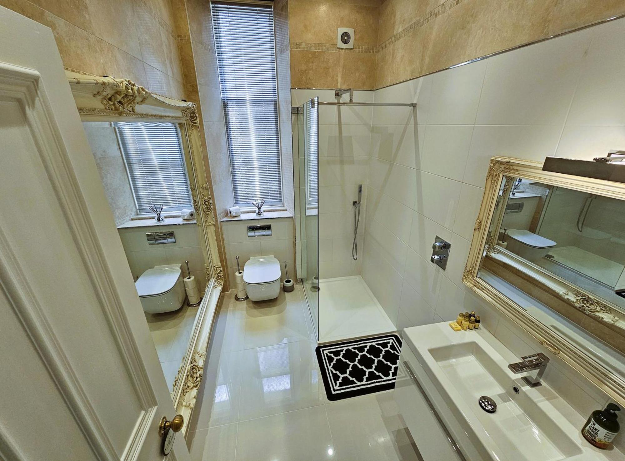 Merchant's View - Luxury Seaside Designer Retreat *